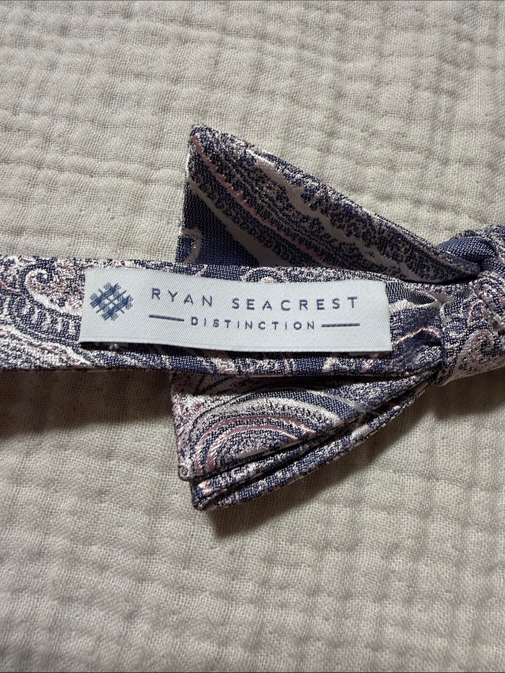 Ryan Seacrest Distinction Paisley Bow Tie in Navy Blue and Light Pink